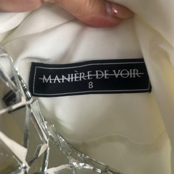 Maniere De Voir White Blazer Dress with Chain Accent 8 - Picture 3 of 15